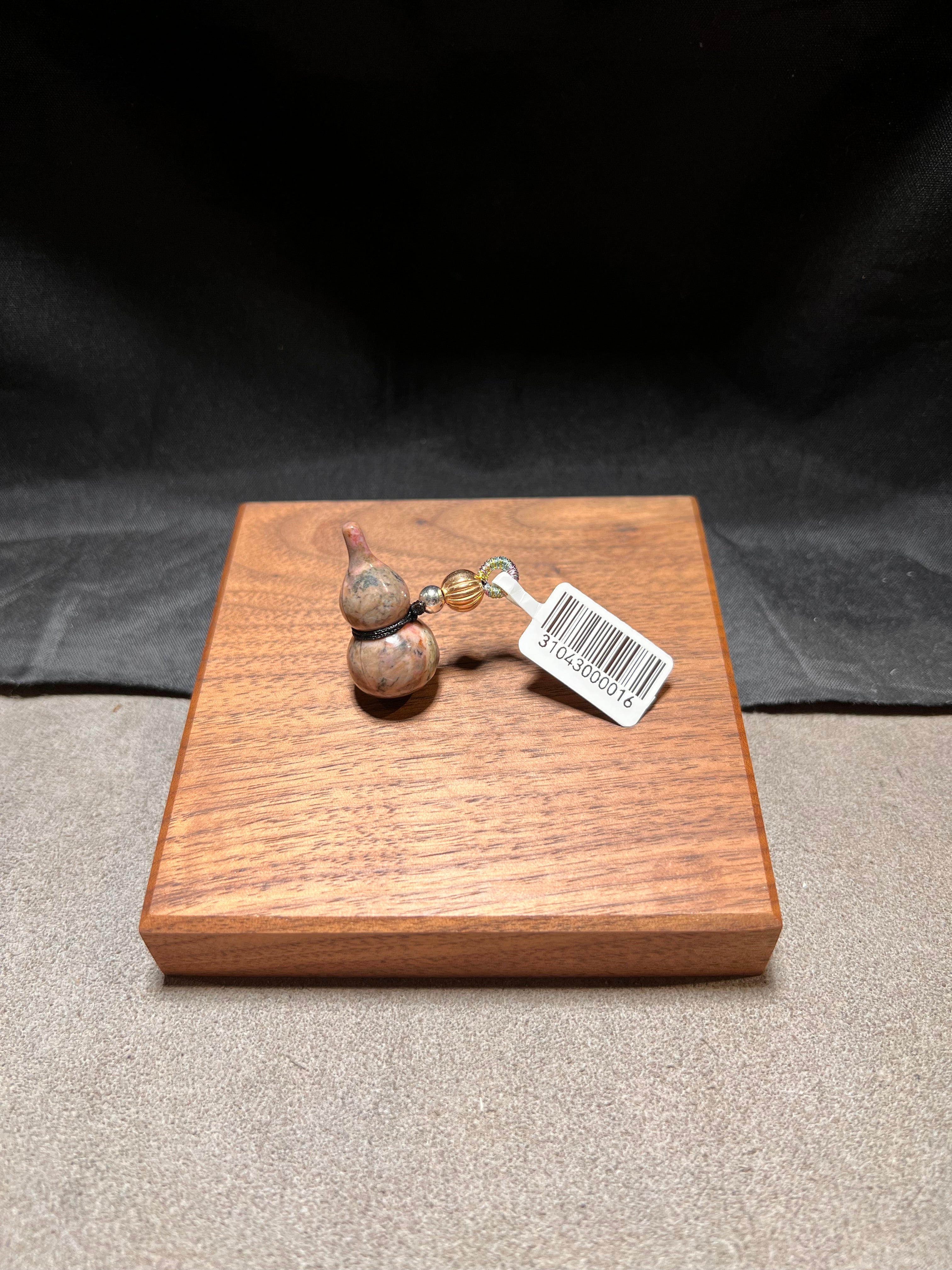 水晶, 水晶店, 水晶手鍊, 水晶手串, 晶石擺設, 水晶DIY, 水晶原石, 消磁淨化, 純露噴霧, 招財水晶, 人緣水晶, 能量水晶, 觀塘水晶店, 手工飾品, 命定水晶, 水晶工作坊, 晶石吊墜, 水晶飾物, 避邪保平安, 舒緩情緒, 招貴人, 專屬訂製, 貔貅掛飾, 線上訂製, 礦區原石, 鈦晶, 金髮晶, 拉長石, 海藍寶, 水晶手鐲, 空間淨化, 能量平衡, 天然礦石, 櫻花瑪瑙, 黑曜石, 捷克隕石, 瑪瑙扣, 招財貓掛飾, 達摩擺件, 透石膏, 願望瓶, 礦石切割, 脈輪平衡, 靈性成長, 禮物推薦, 晶石原礦, Crystal, Crystal Shop, Crystal Bracelet, Crystal Ornament, DIY Crystal, Raw Stone, Cleansing, Hydrosol Spray, Wealth Crystal, Relationship Crystal, Healing Energy, Kwun Tong Crystal Shop, Handmade Jewelry, Destiny Crystal, Crystal Workshop, Cry