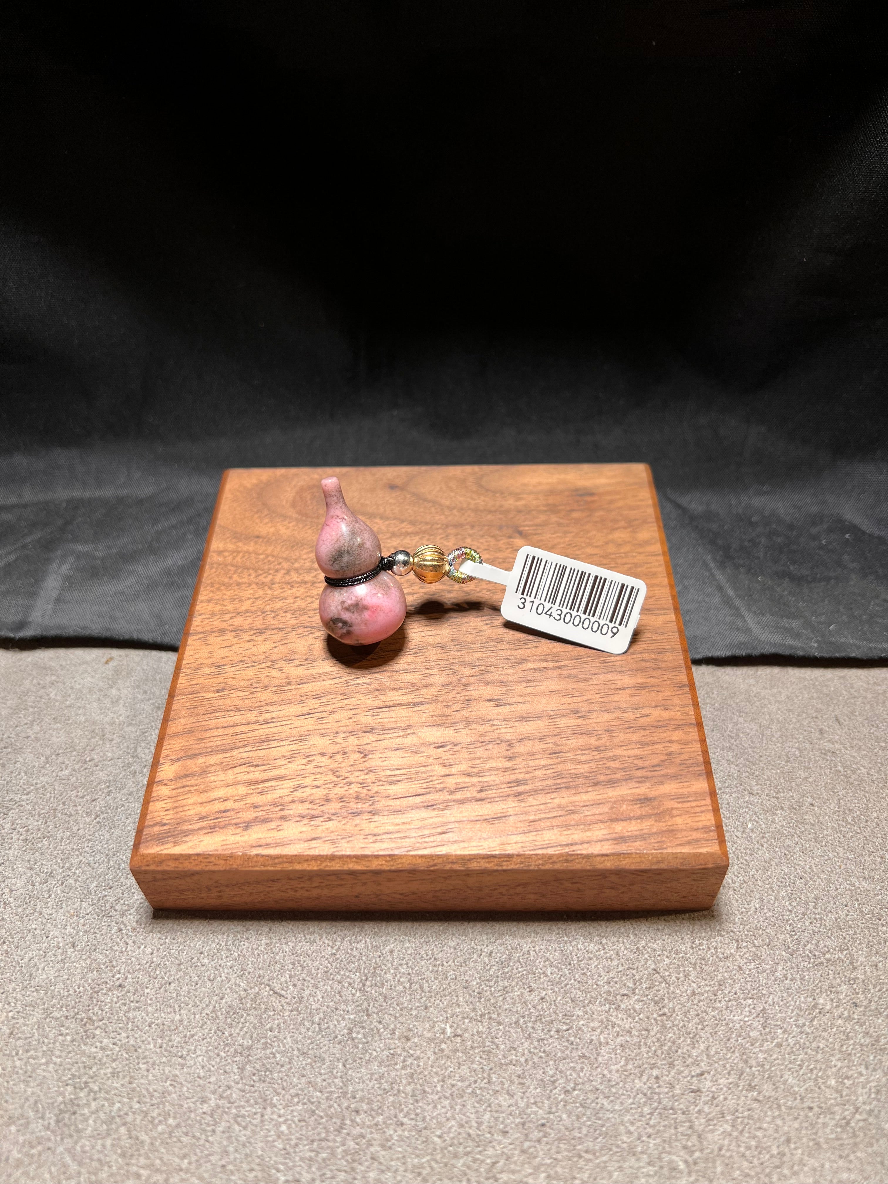 水晶, 水晶店, 水晶手鍊, 水晶手串, 晶石擺設, 水晶DIY, 水晶原石, 消磁淨化, 純露噴霧, 招財水晶, 人緣水晶, 能量水晶, 觀塘水晶店, 手工飾品, 命定水晶, 水晶工作坊, 晶石吊墜, 水晶飾物, 避邪保平安, 舒緩情緒, 招貴人, 專屬訂製, 貔貅掛飾, 線上訂製, 礦區原石, 鈦晶, 金髮晶, 拉長石, 海藍寶, 水晶手鐲, 空間淨化, 能量平衡, 天然礦石, 櫻花瑪瑙, 黑曜石, 捷克隕石, 瑪瑙扣, 招財貓掛飾, 達摩擺件, 透石膏, 願望瓶, 礦石切割, 脈輪平衡, 靈性成長, 禮物推薦, 晶石原礦, Crystal, Crystal Shop, Crystal Bracelet, Crystal Ornament, DIY Crystal, Raw Stone, Cleansing, Hydrosol Spray, Wealth Crystal, Relationship Crystal, Healing Energy, Kwun Tong Crystal Shop, Handmade Jewelry, Destiny Crystal, Crystal Workshop, Cry